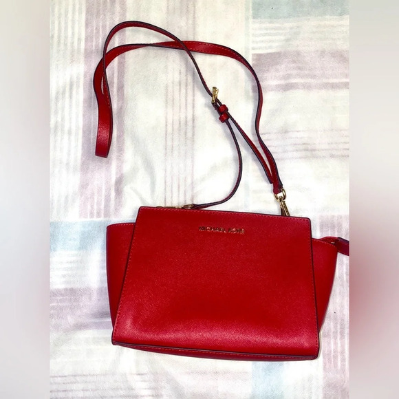 Cute 🥰 red 🥰 Michael Kors bag - Picture 1 of 7